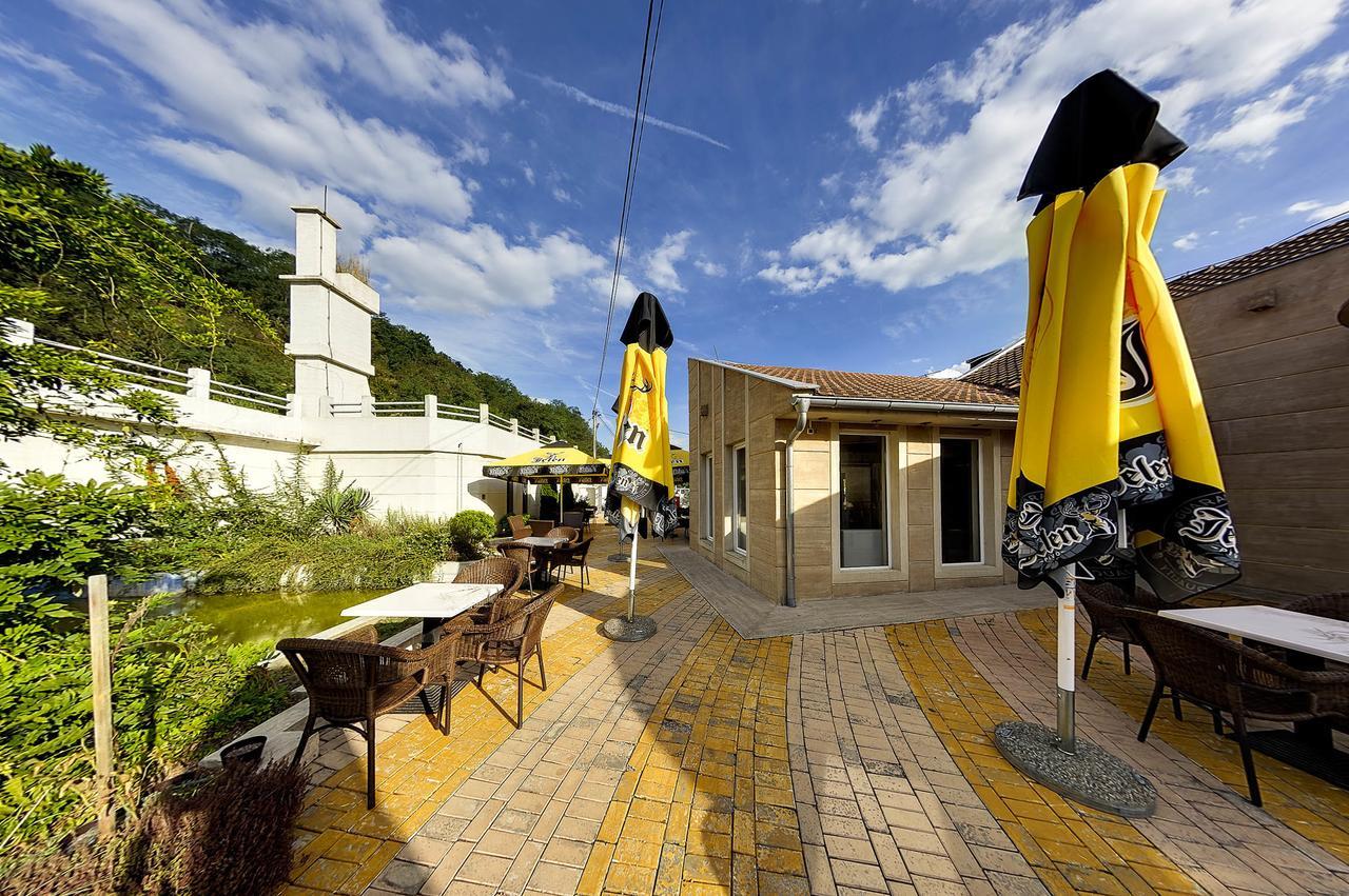 Hotel Vila Etna Ugrinovci  Zimmer foto