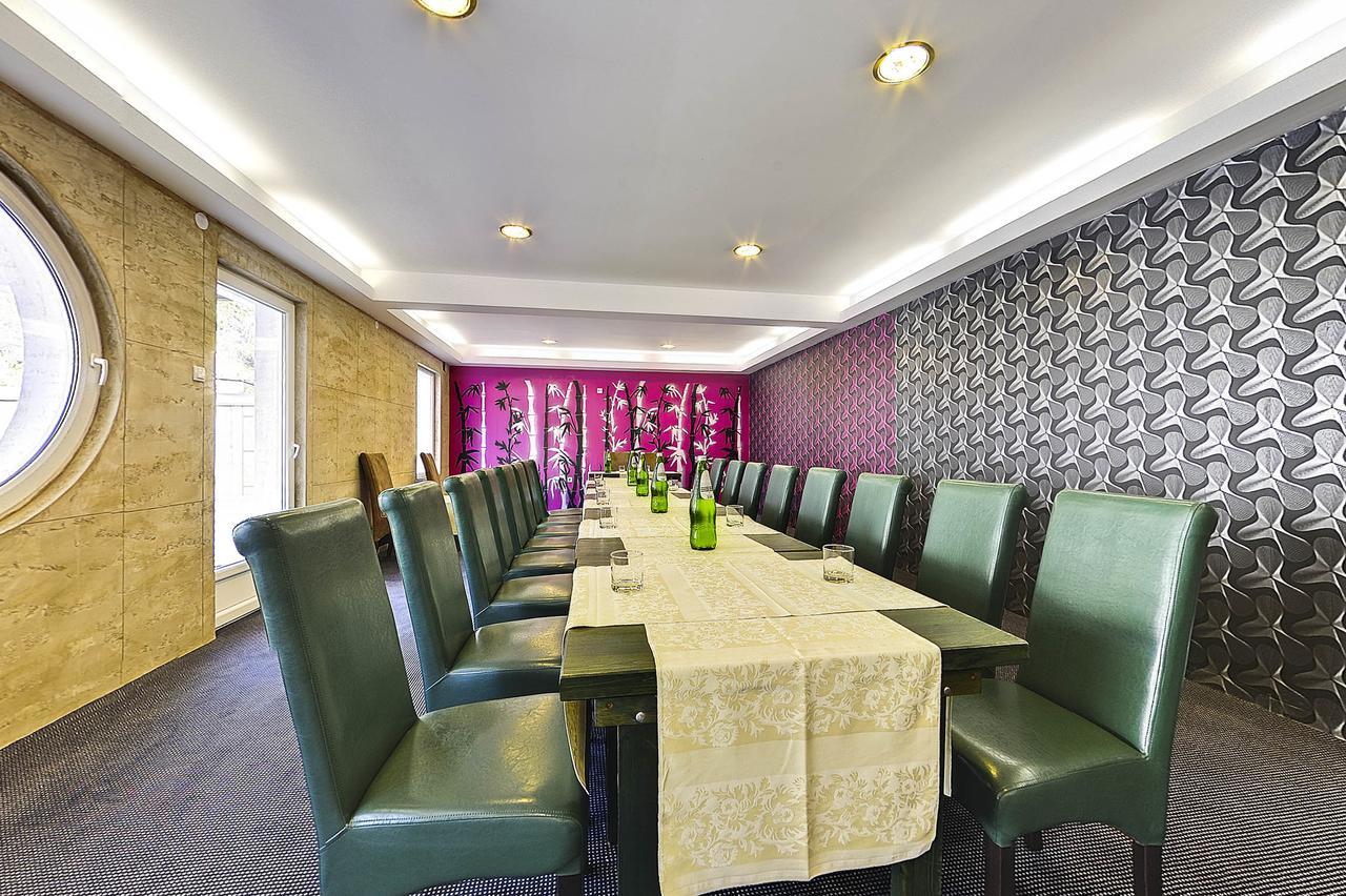 Hotel Vila Etna Ugrinovci  Zimmer foto